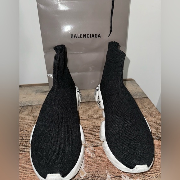 BALENCIAGA SPEED 2.0 GRAFITTI - Picture 3 of 11